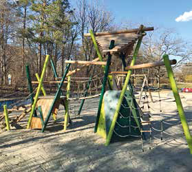 Kinderspielplatz im Park de Meylan, Zugang Bunsenstraße in Planegg