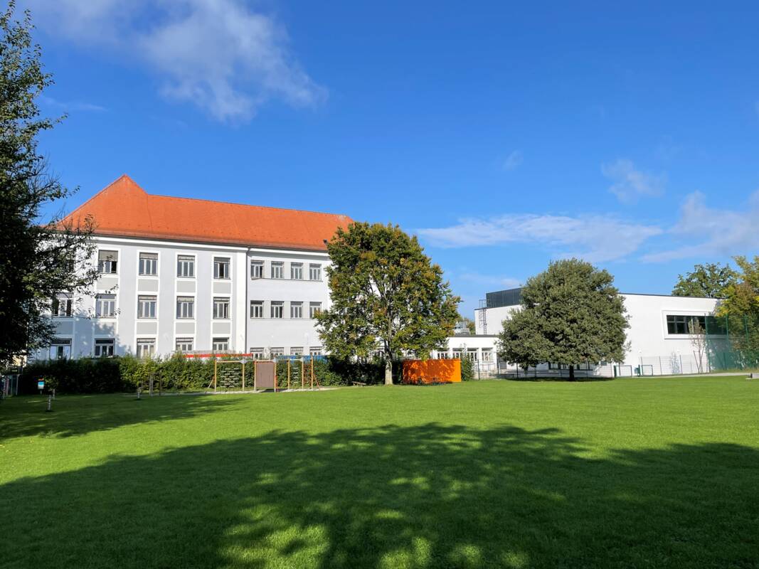 Grundschule Planegg Außenansicht