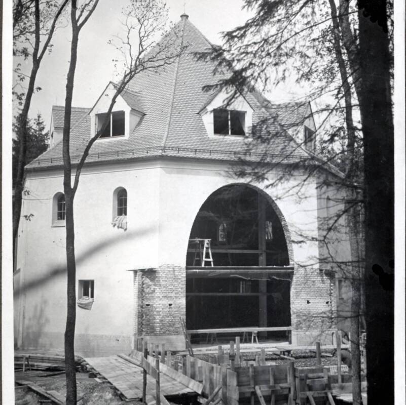 Waldkirche im Rohbau